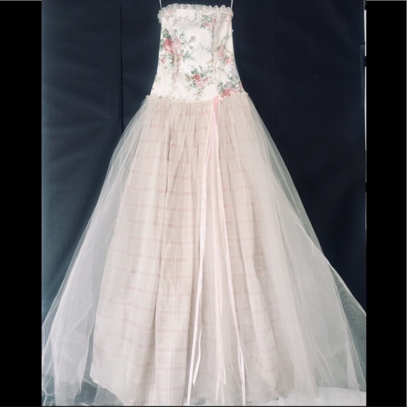 Vintage Bohemian 🌸 Strapless Tulle - Picture 3 of 7